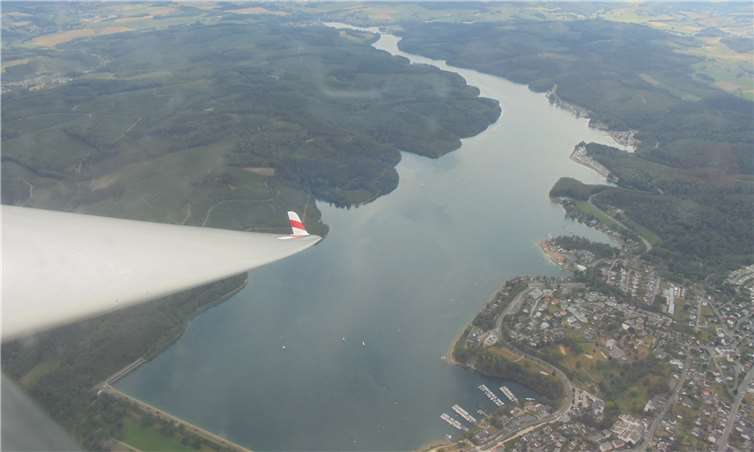 Streckenflüge führen auch schon mal ins Sauerland, wie hier zur Sorpetalsperre bei Arnsberg.