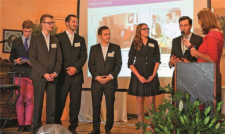 Studenten der WHU Otto Beisheim School of Management in Vallendar erhielten den Preis für ihre ehrenamtliche Beratung gemeinnütziger Organisationen. WT