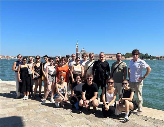 Studierende und Lehrende in Venedig. Foto: Jasmin Egenter