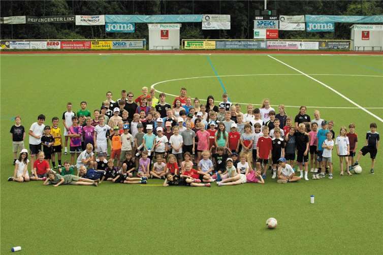 Süwag Ferienfreizeit des VFB Linz auf dem Sportgelände am Kaiserberg.Foto: privat