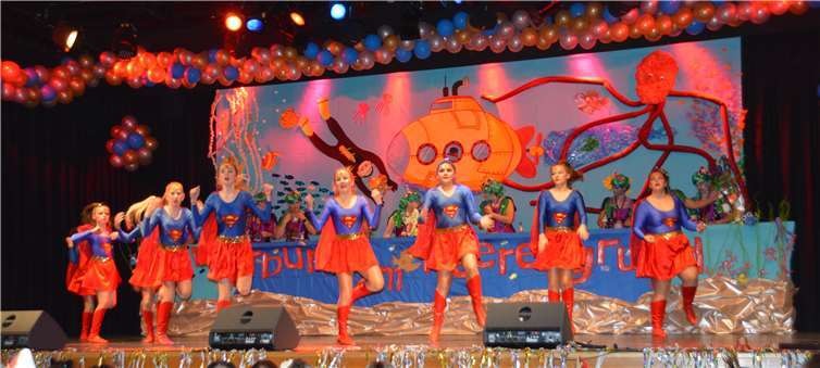 Super Girls! Die KBS Junioren wirbelten über die Bühne.