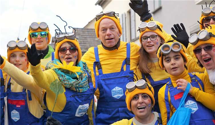 Super Minions eroberten dieFastnachtshochburg Heimbach-Weis.