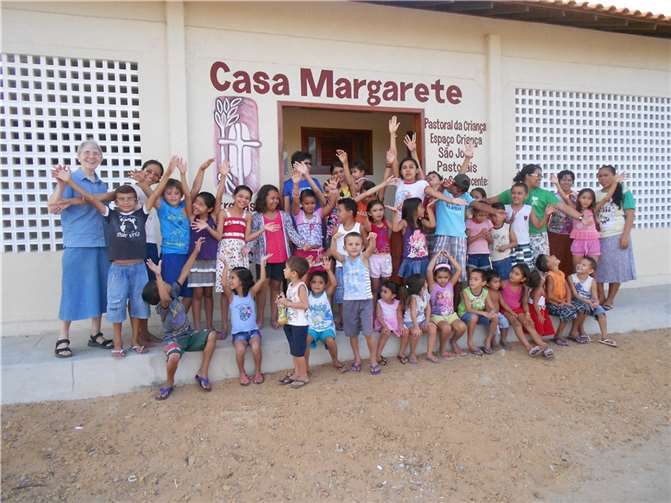 „Suppenküche-Termin“ an der der Casa Margarete: Hier erhalten Kinder aus armen Familien zweimal wöchentlich gesunde Speisen, die von Ehrenamtlichen zubereitet und ausgeteilt werden. Fotos: privat