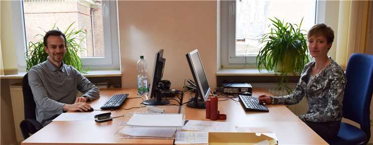 Susanne Aping und Marc Lucas verstärken im neuen Sozialbüro in Bad Ems das Beratungsangebot des Diakonischen Werkes Rhein-Lahn. Foto: Dekanat Nassauer Land