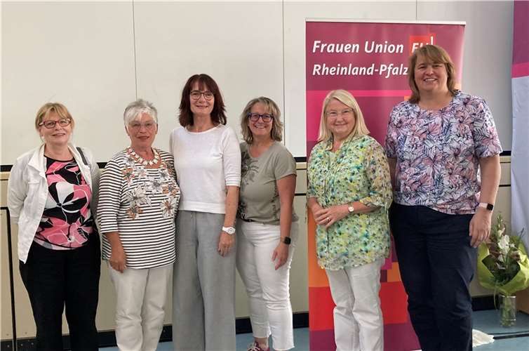 Susanne Hartmann-Etzkorn (3.v.l.), zusammen mit den Delegierten aus Mayen-Koblenz, wurde in den Landesvorstand der Frauen Union Rheinland-Pfalz gewählt.  Foto: privat