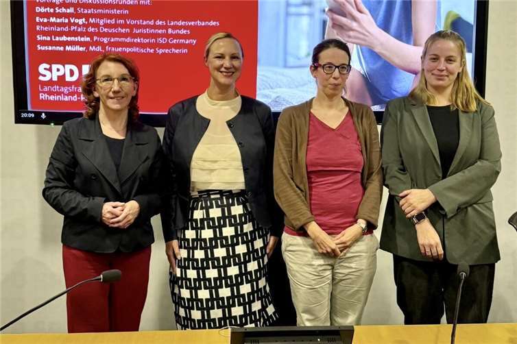 Susanne Müller, Dörte Schall, Eva-Maria Vogt und Sina Laubenstein. Foto: Maria Harutyunyan