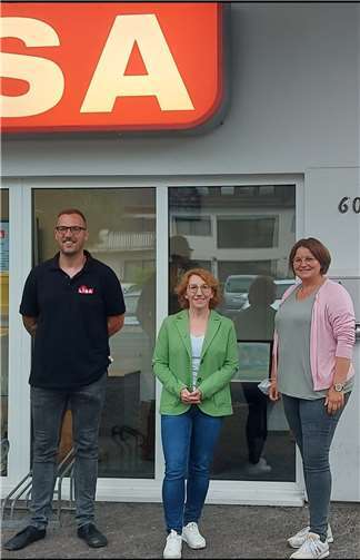 Inklusives und nachhaltiges Angebot beim Sozialkaufhaus „LISA“  Susanne Müller, MdL (Mitte) besuchte das Sozialkaufhaus „LISA“ in Remagen.  Foto: privat