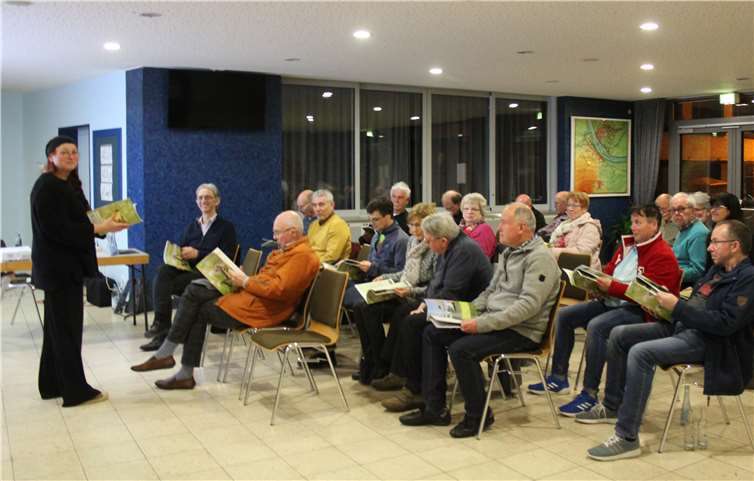 Susanne Piwecki gibt Informationen und Tipps zum Anlegen von Blühwiesen.Foto: privat