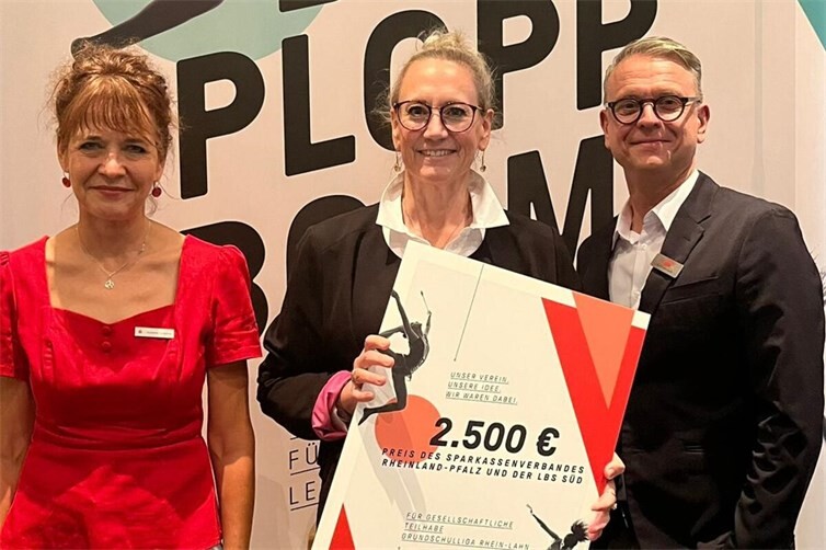 Susanne Pötz bei der Preisverleihung, den der Sparkassenverband und deren Bausparkasse ausgelobt hatten.
