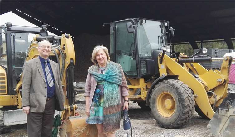 Susanne Sicher und Werner Albrecht nahmen an der Eröffnung der neuen Kompostieranlage teil. Privat