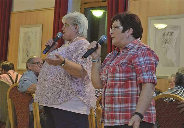 Susi Schneider und Marlene Schmalinsky.