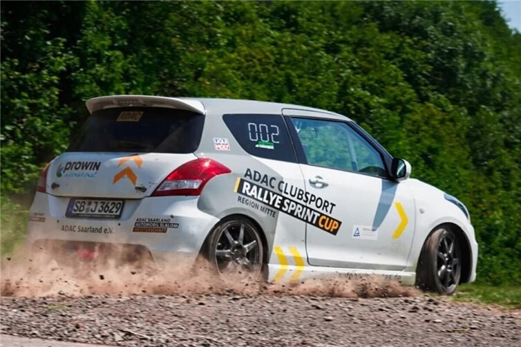 Suzuki Swift Rallyesprintauto #002 unterwegs