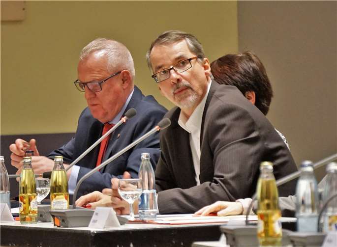 Sven Lefkowitz (SPD) warb und bekam die volle Zustimmung zum Antrag von CDU/SPD zur „Grundlegenden Strukturuntersuchung“.FF