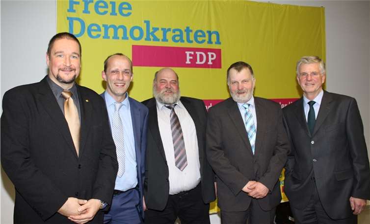Sven Störmer, Kreisvorsitzender Alexander Buda und die Referenten des FDP Neujahrsempfangs. FF