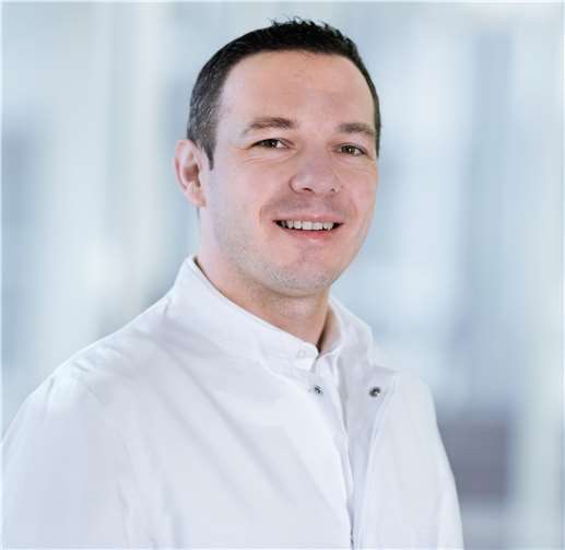 Svetoslav Dragnev leitet die Praxis Orthopädie und Unfallchirurgie im MVZ St. Nikolaus-Stiftshospital. Foto: privat