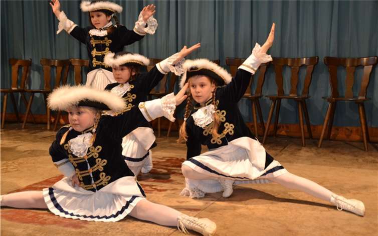 Swisttal-Dünstekoven. Die kleine Tanzgarde der KG Freundschaftsbund begeisterte mit ihrem Gardetanz.