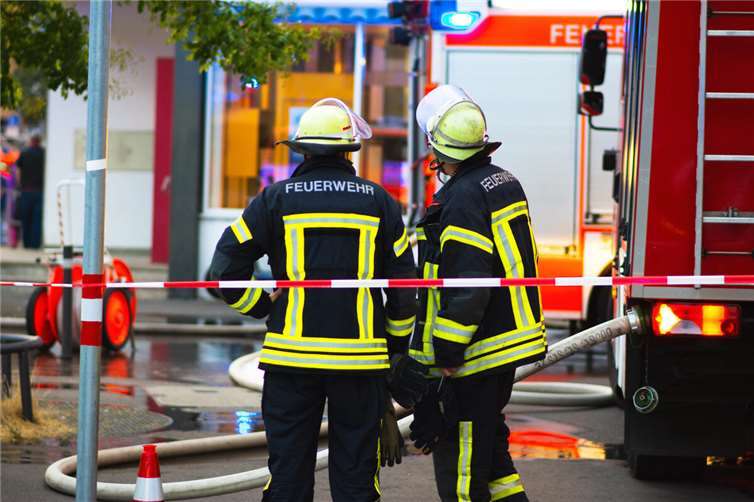 03.09.: Flammen greifen auf Obergeschoss über Symbolbild Copyright: s-motive - stock.adobe.com