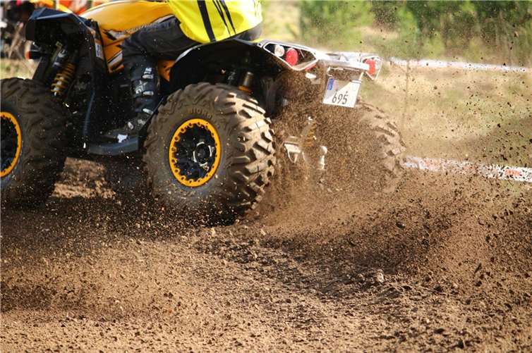 Kaltenengers: Quadfahrer fährt sich am Rhein fest Symbolbild. Foto: Pixabay