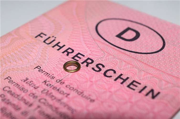 Auffahrunfall mit 2,2 Promille: Polizei zieht gefälschten Führerschein ein Symbolbild. Foto: Pixabay