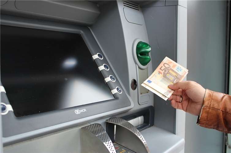 Sprengung eines Geldautomaten durch unbekannte Täter - Fahndung eingeleitet Symbolbild. Foto: Pixabay