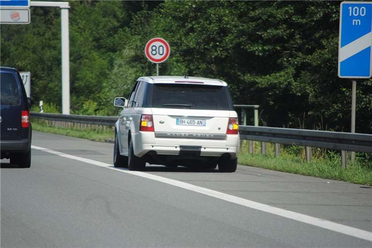 Streitigkeiten auf dem Seitenstreifen der B9 Symbolbild. Foto: Pixabay