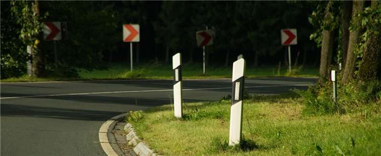 Hinweise zu einer möglichen Verkehrsgefährdung erbeten Symbolbild. Foto: Pixabay
