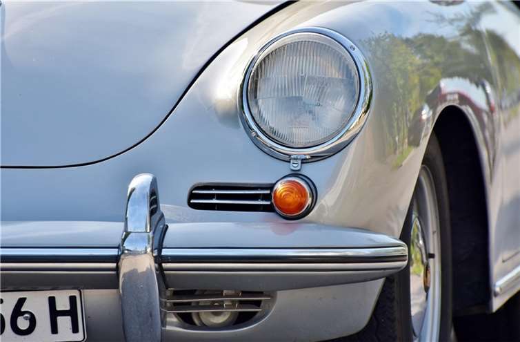 150.000 Euro Schaden: Porsche brennt auf Golfplatz Symbolbild. Foto: Pixabay.com