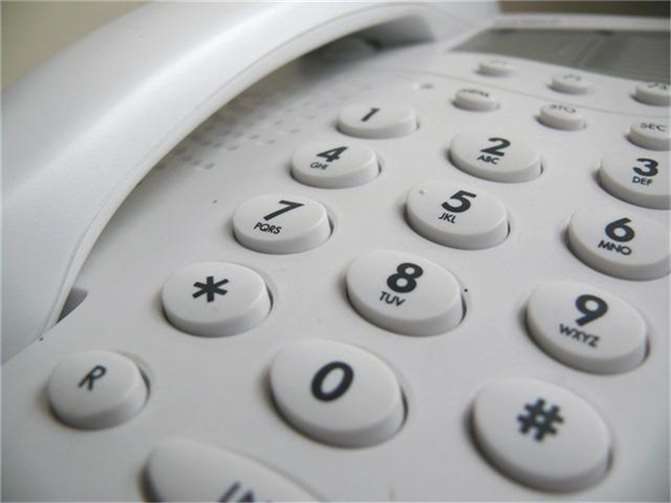 Wenn Betrüger mit der Telefonnummer der Bank anrufen Symbolbild. Foto: PublicDomainPictures/Pixabay