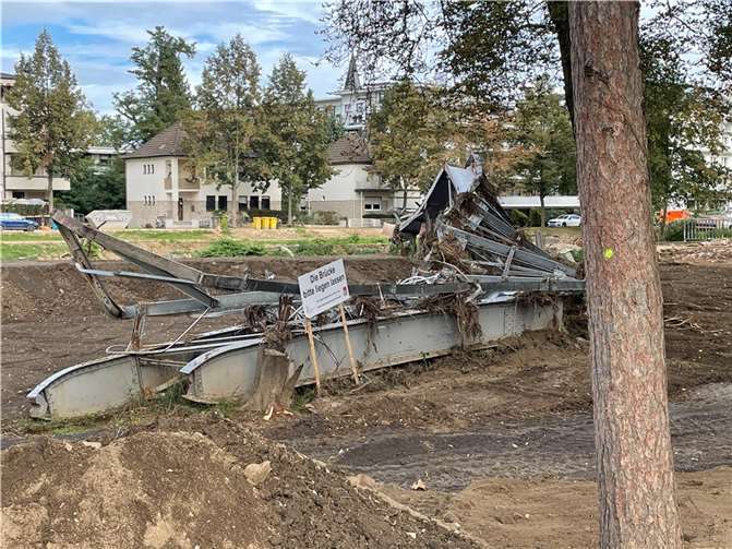 Aufbau der zerstörten Infrastruktur soll schnellstmöglichst starten Symbolbild. Foto: ROB