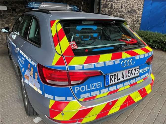 Falschfahrer auf der B256 - Zeugen gesucht! Symbolbild. Foto: ROB