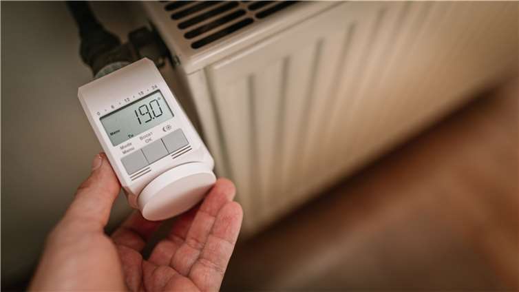 Temperaturen in Schulen und Sporthallen werden gesenkt Symbolbild. Foto: Thorsten Malinowski