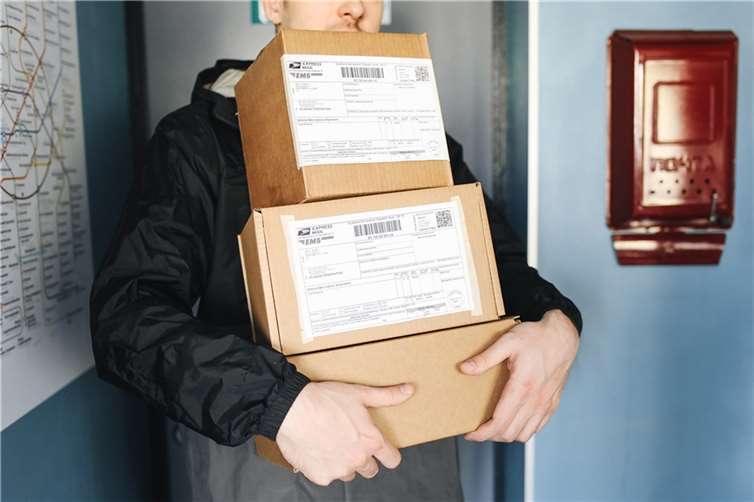 Betrüger tauscht Namensschild an Briefkasten aus, um fremde Pakete anzunehmen Symbolbild. Foto: pixabay.com