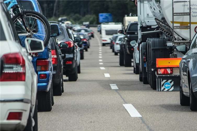 Nach Unfall auf der B9: Autofahrer fährt durch Rettungsgasse Symbolbild Foto: pixabay.com