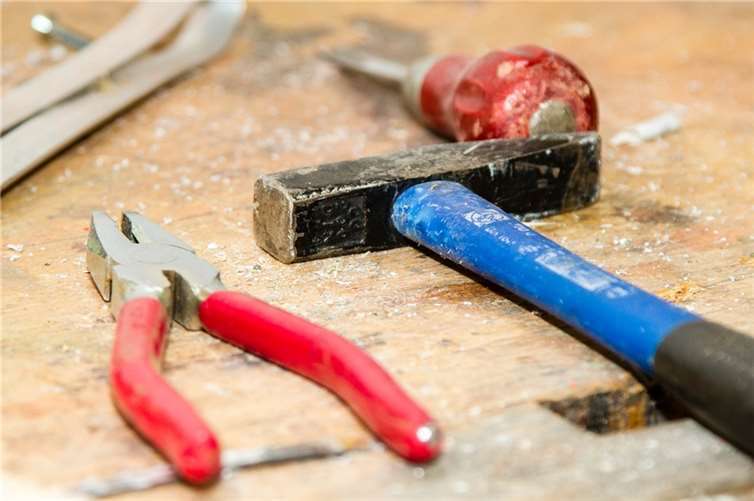 Vorsicht beim Überweisen von Handwerkerrechnungen Symbolbild Quelle: pixabay.com