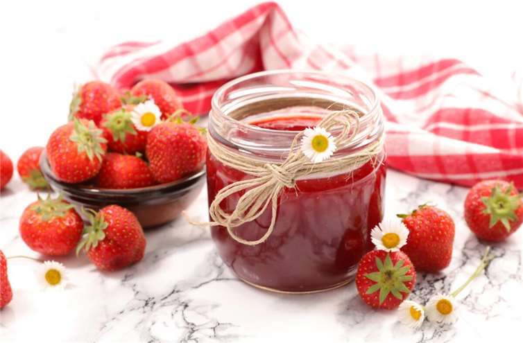 Hausgemachte Erdbeer-Vanille-Marmelade Symbolbild.Foto: M.studio - Adobe Stock