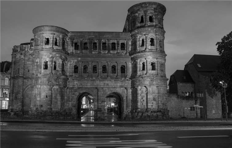 Trier trauert: Autofahrer tötet fünf Menschen Symbolbild.Foto: connie_sf/Pixabay