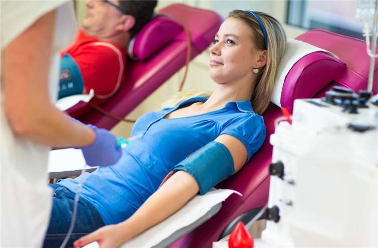 DRK - Dringend Blutspenden nötig Symbolbild.Foto: lightpoet - Adobe Stock