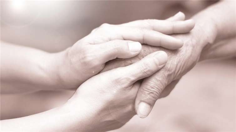 Beileid aussprechen: Wege, Trost zu spenden Symbolfoto: Khunatorn - Adobe Stock