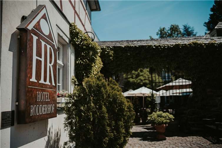 „Systemschub“ - powered by Klaes lieferte die komplette IT-Infrastruktur beim Wiederaufbau des „Hotel Rodderhof“.