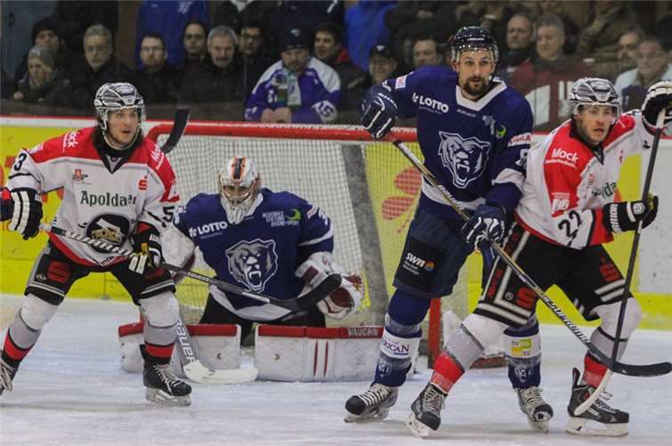 Szene aus dem Hinspiel gegen Erfurt. Foto: fischkoppMedien
