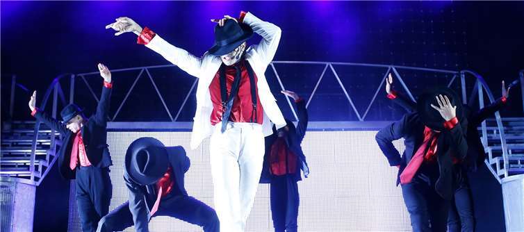 Szenen aus der Michael Jackson Show in Berlin. Foto: Sven Darmer