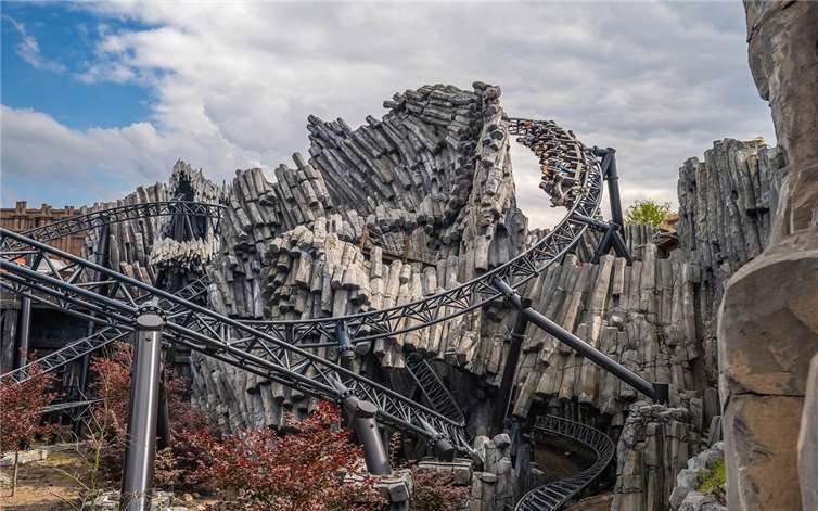 TARON wurde erneut zur besten Achterbahn Europas gewählt.  Copyright: Phantasialand