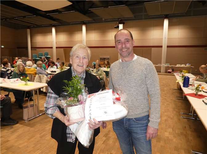 TG-Institution Inge Otto wurde für 60 Jahre Mitgliedschaft geehrt.