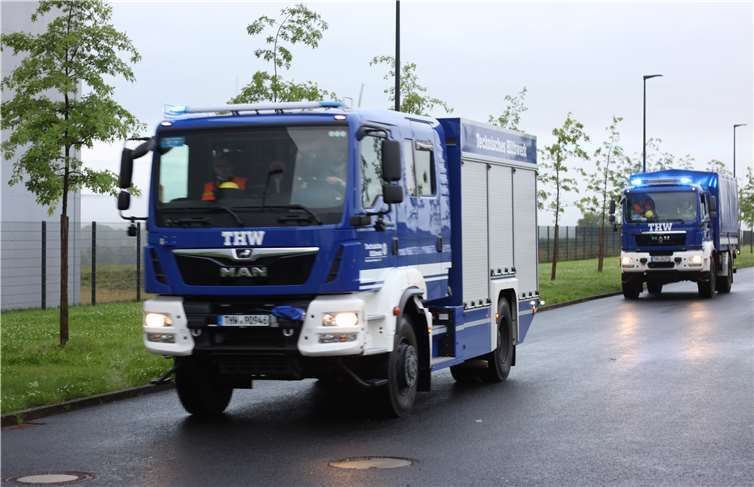 THW-Kräfte auf ihrem Weg zur Einsatzstelle.Quelle: THW Ahrweiler