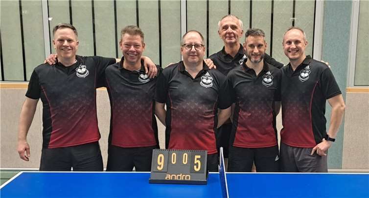 TTC Ramershoven (v.l.) mit Sascha Ulrich, Jörg Makowski, Achim Fuhs, Rüdiger Broszel, Jens Zimmermann und Andreas Werner. Fotos: privat