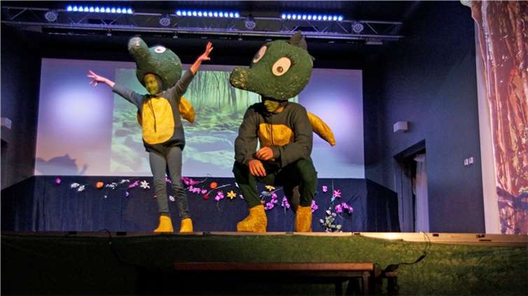 Tabaluga macht sich auf die Reise zur Vernunft.