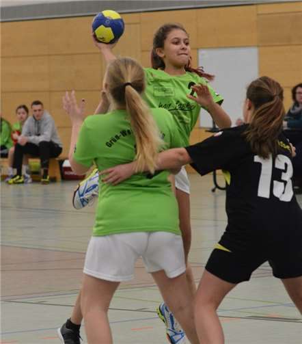 Tabea Raschke (Grün-Weiß Mendig) beim Wurf.Anke Bous