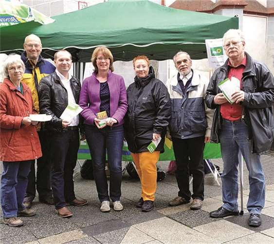 Tabea Rößner, MdB mit den Mitgliedern des OV Mayen Vordereifel.privat