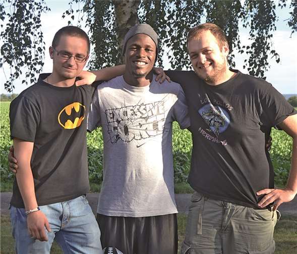 Tadas Maslauskas (Sozialarbeiter im Jugendzentrum Rietavas), Yanik Muntu (Europäischer Freiwilliger) und Jörg Harde (Sozialpädagoge KJR Swisttal) (v.li.n.re.). privat