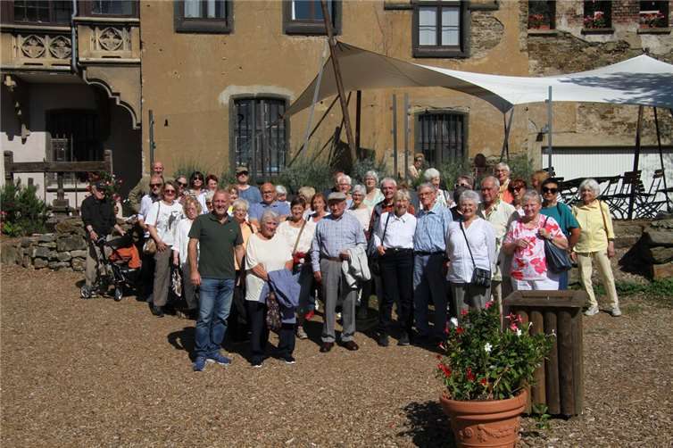 Von Schlossführung bis Büchercafé – ereignisreiche Tage in Döttesfeld Tagesausflug 65plus nach Schloss Arenfels.Fotos: G.Brehm/S.Claaßen